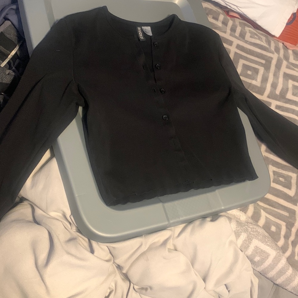 button up slightly cropped black shirt